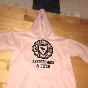 A perfect condition pink sweater